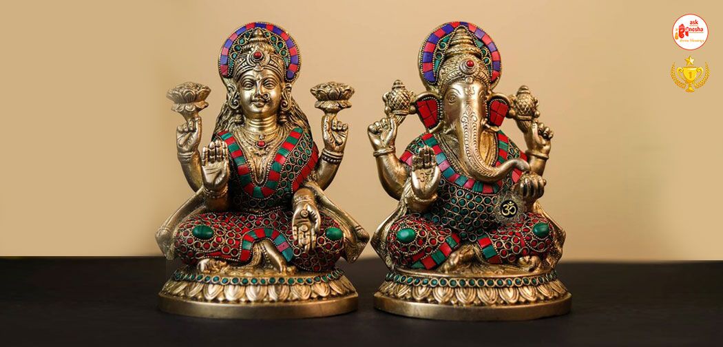 The best Ganesh Laxmi sitting position astrologically